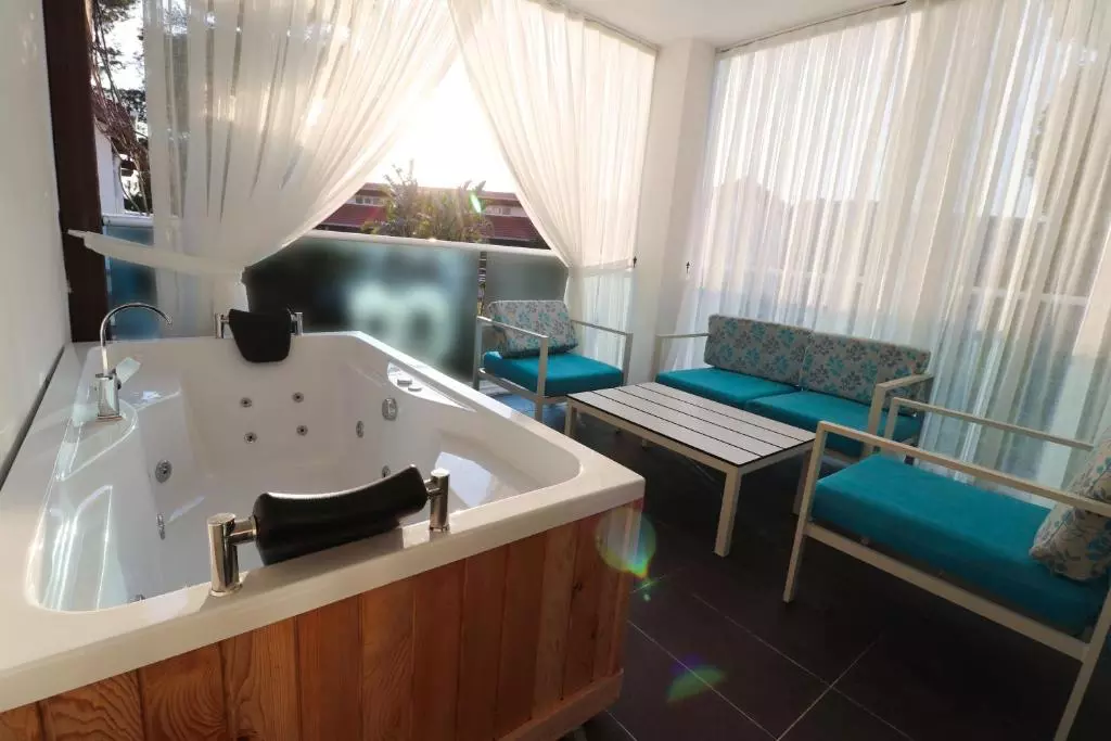 حمام هتل گارسیا ریزورت اند اسپا